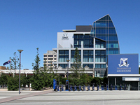 墨尔本大学 
